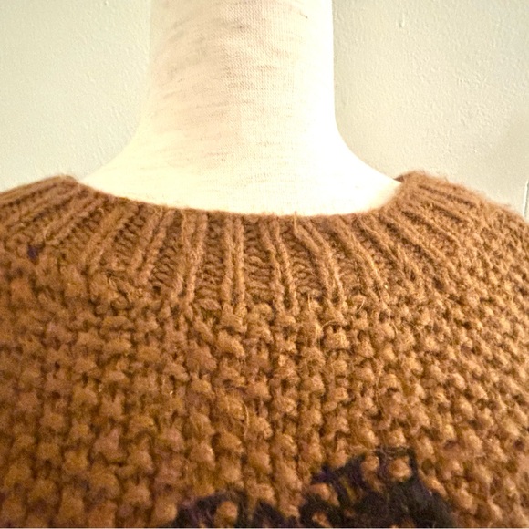 Vintage Women’s Novo Hand Knit Sweater - Picture 5 of 7